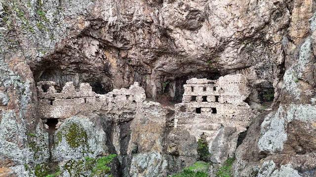 Sümela Manastırı'nın ikizi: Bakın hangi ilde dağların arasına gizlenmiş