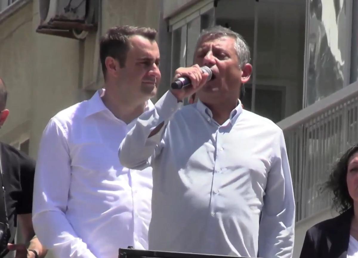 İzmir de miting polemiği gerilime dönüştü! Polis müdahale etti, Özgür Özel den açıklama 12