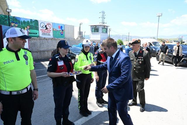  Kilit kavşak  Kırıkkale de bayram arifesi yoğunluğu 1