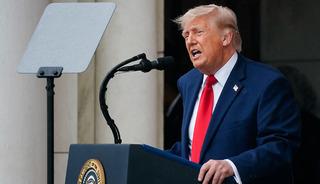Trump yine hastane yollarında! Morluklar merak uyandırdı