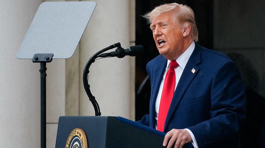 Trump yine hastane yollarında! Morluklar merak uyandırdı