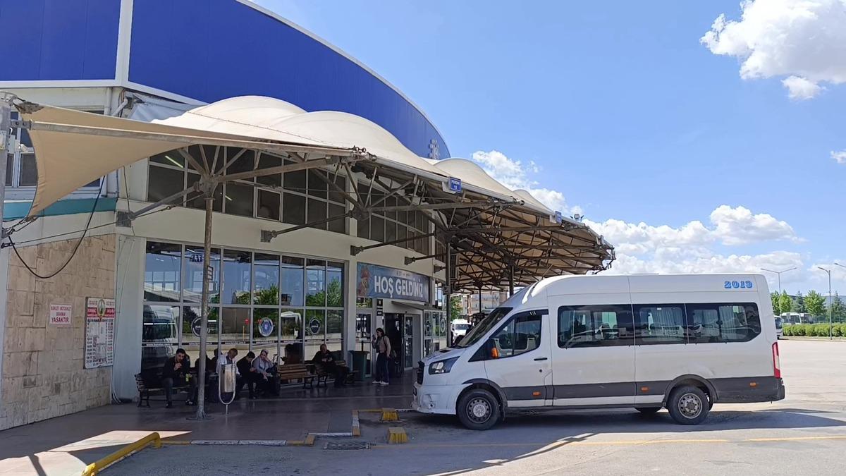 Terminalde unutup gitmiş: Bankta bulunan &ccedil;antadan servet &ccedil;ıktı 2