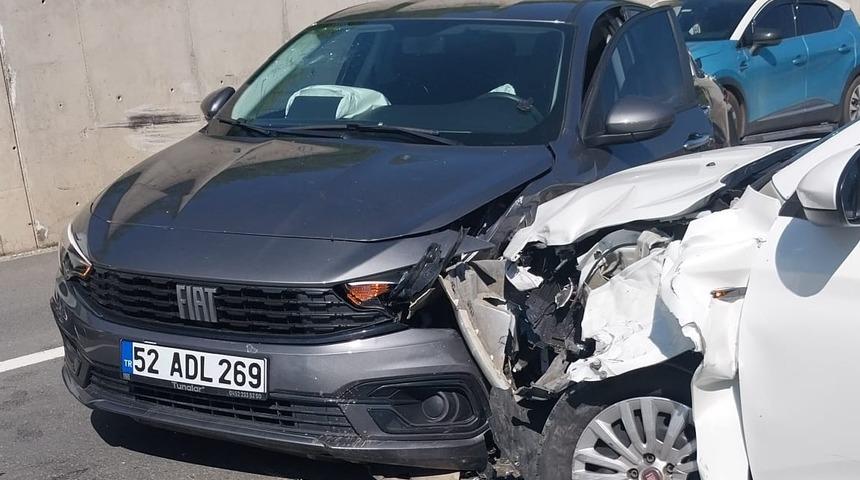 Ordu&rsquo;da 3 ara&ccedil; &ccedil;arpıştı: 5 yaralı