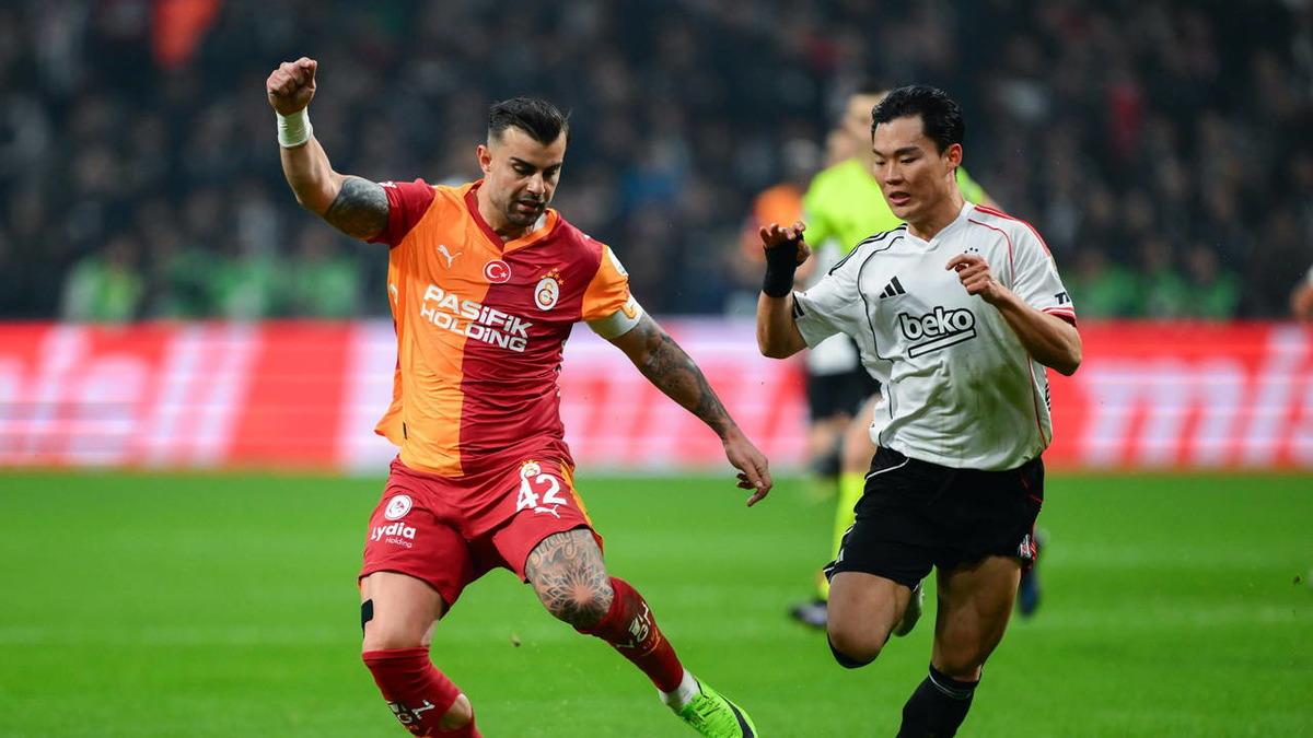 Fenerbah&ccedil;e Rize ye son saniyede yıkıldı! Galatasaraylı yıldızların &ccedil;ılgın sevinci g&uuml;ndem oldu! 3