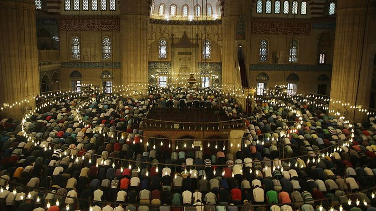 Diyanet duyurdu! İşte il il Kurban Bayramı namaz saatleri...