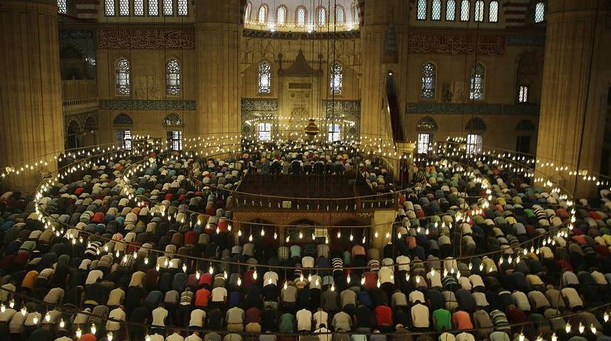 Diyanet duyurdu! İşte il il Kurban Bayramı namaz saatleri...