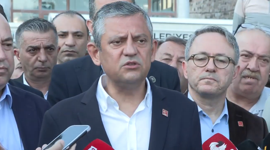 &Ouml;zg&uuml;r &Ouml;zel'den 'Yeni parti' iddialarına yanıt! &Ccedil;ağrı yaptı