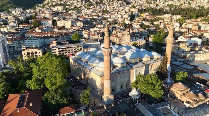 Bursa&rsquo;da bayram coşkusu tarihi camilerde yaşandı