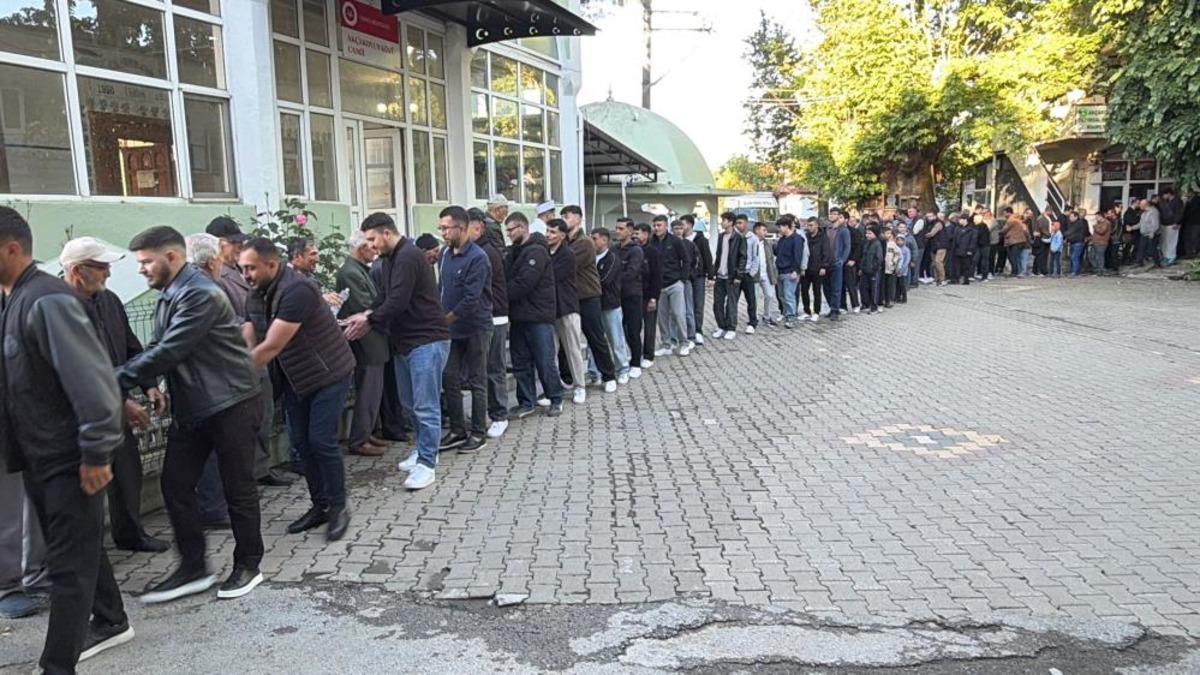 Yarım saat sürdü! Çanakkale'de asırlık gelenek: 'bayram halkası'