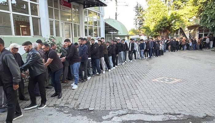 Yarım saat s&uuml;rd&uuml;! &Ccedil;anakkale'de asırlık gelenek: 'Bayram halkası'