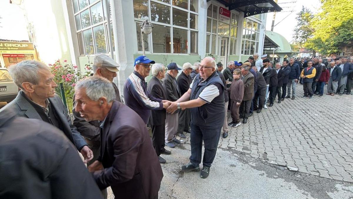 Yarım saat sürdü! Çanakkale de asırlık gelenek: Bayram halkası 1