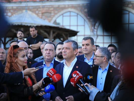 &Ouml;zg&uuml;r &Ouml;zel'den 'Yeni parti' iddialarına yanıt! &Ccedil;ağrı yaptı