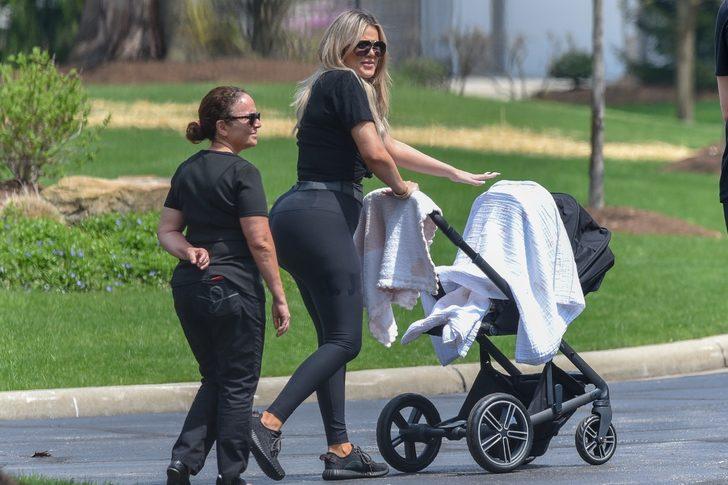 Khloe Kardashian parkta! Herkes ona baktı G4