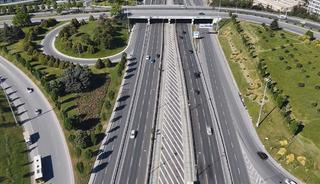 İstanbul'da bayramın ilk g&uuml;n&uuml;nde trafik y&uuml;zde 4 &ouml;l&ccedil;&uuml;ld&uuml;