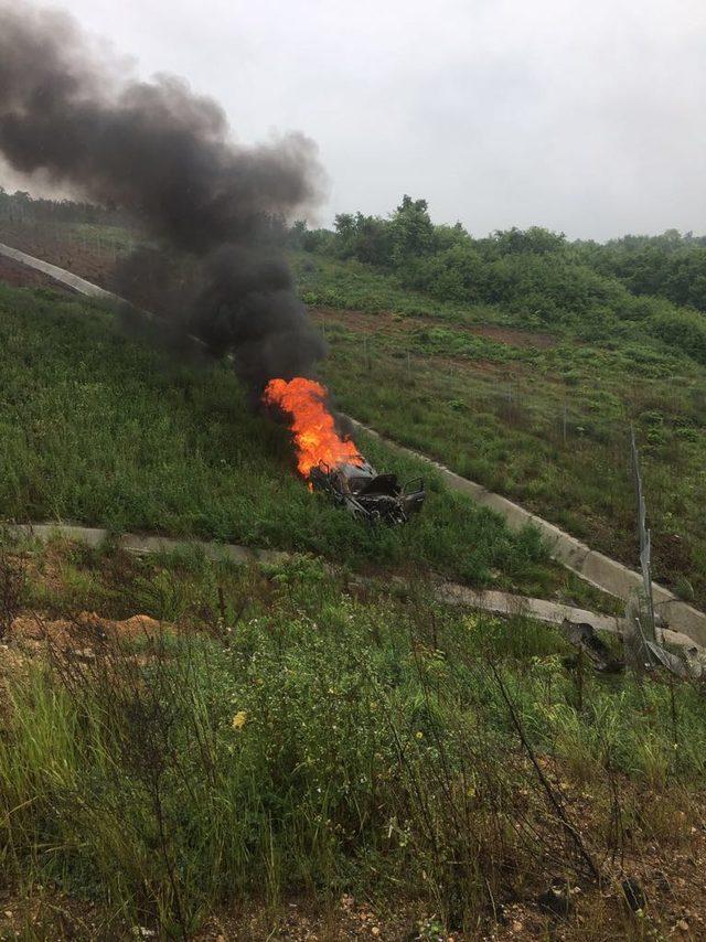 Şarampole u&ccedil;an otomobil alev aldı;  gen&ccedil; s&uuml;r&uuml;c&uuml; ağır yaralandı 3