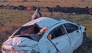 Siverek&rsquo;te takla atan otomobilde 2&rsquo;si bebek 5 kişi yaralandı
