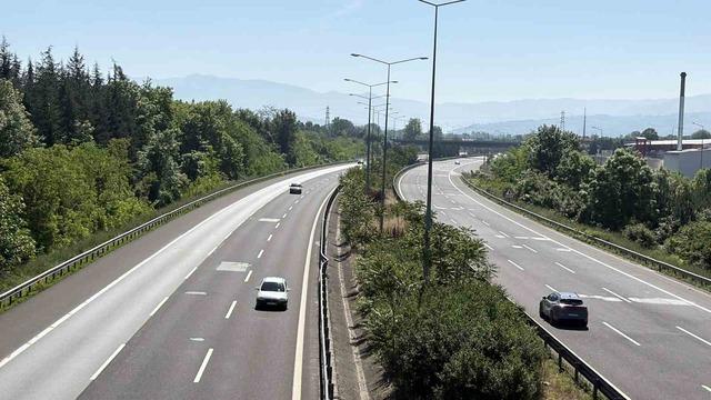 TEM Otoyolu&rsquo;nun D&uuml;zce ge&ccedil;işinde bayramın ilk g&uuml;n&uuml; sakin ge&ccedil;iyor 3