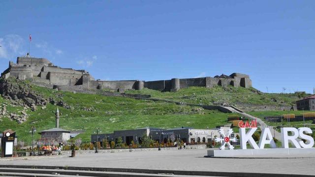 Kars’ta bayram sessizliği: Kentin en işlek noktaları boş kaldı