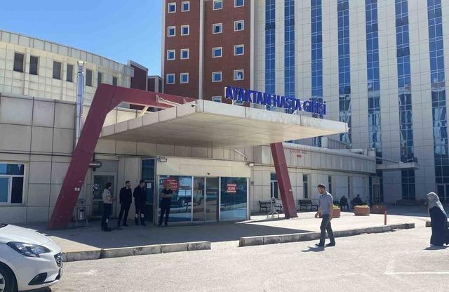 Sivas’ta acemi kasaplar hastanenin yolunu tuttu 4