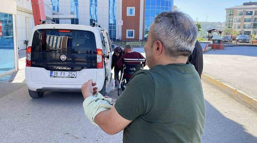 Sivas&rsquo;ta acemi kasaplar hastanenin yolunu tuttu