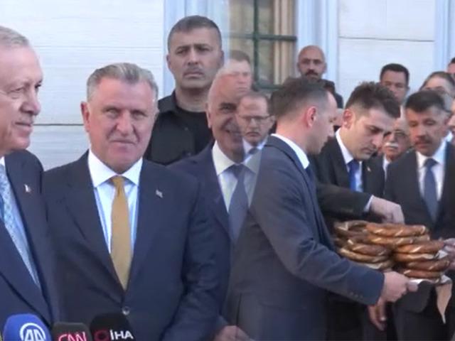 'Simit' sorusuna yanıtı herkesi g&uuml;ld&uuml;rd&uuml;