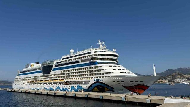 Bodrum’a kruvaziyer ile 2 bin 377 turist geldi