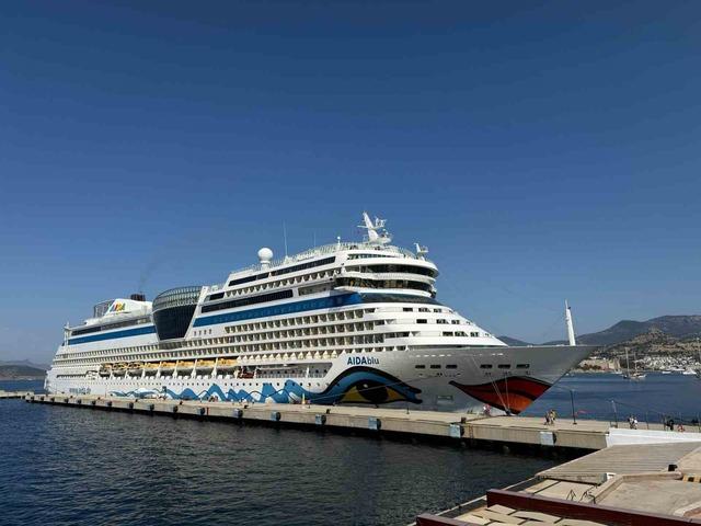Bodrum&rsquo;a kruvaziyer ile 2 bin 377 turist geldi