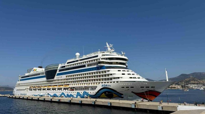 Bodrum&rsquo;a kruvaziyer ile 2 bin 377 turist geldi