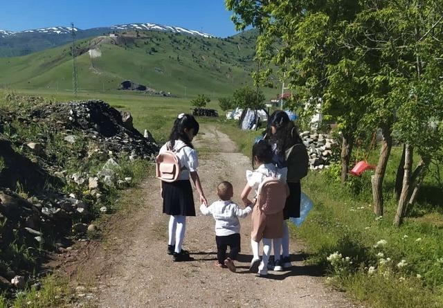 Hasköy’de çocuklar bayramda şeker toplama geleneğini yaşatıyor 3