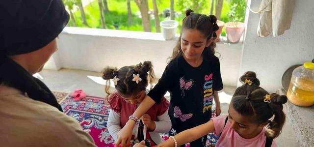 Hasköy’de çocuklar bayramda şeker toplama geleneğini yaşatıyor 1