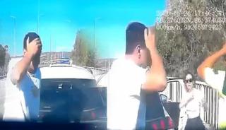 İzmir Otoyolu&rsquo;nda kaza! Denetim sırasında Jandarmaya TIR &ccedil;arptı
