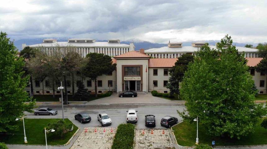 Erzincan&rsquo;da cadde ve sokaklar boş kaldı