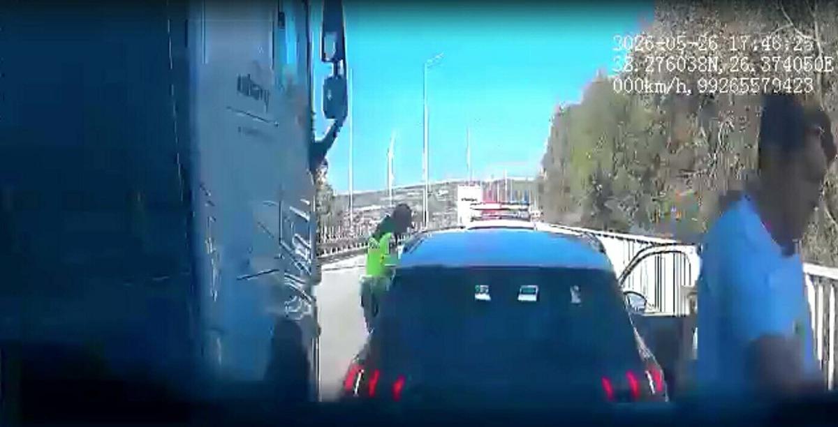 İzmir Otoyolu’nda kaza! TIR uzman çavuşa çarptı! O anlar kamerada 2