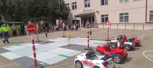 Pazaryeri’nde trafik bilinci küçük yaşta başladı 1