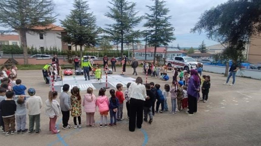 Pazaryeri&rsquo;nde trafik bilinci k&uuml;&ccedil;&uuml;k yaşta başladı