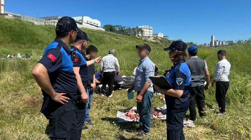 Esenyurt Belediyesi&rsquo;nden ka&ccedil;ak kesimhanelerde denetim