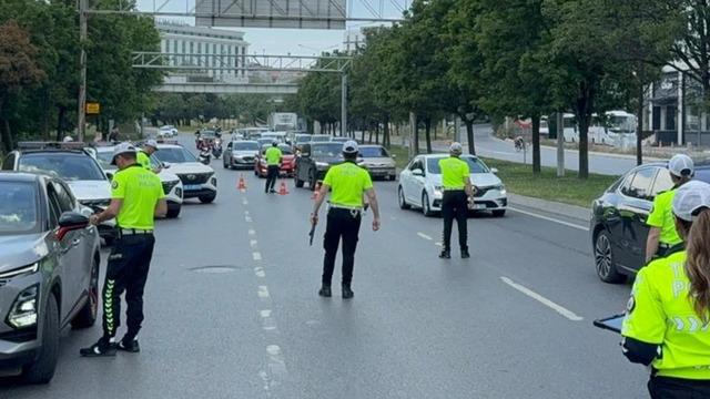 İstanbul'da bayramın ilk günü trafik denetimleri yapıldı