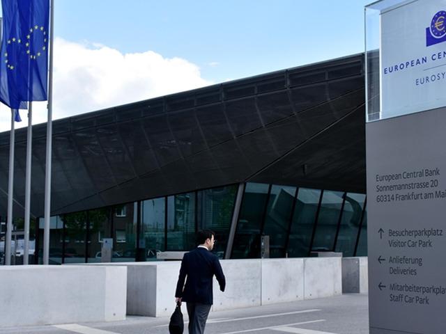 ECB'den &ccedil;ift y&ouml;nl&uuml; risk uyarısı! "Yatırımcılar hafife alıyor"