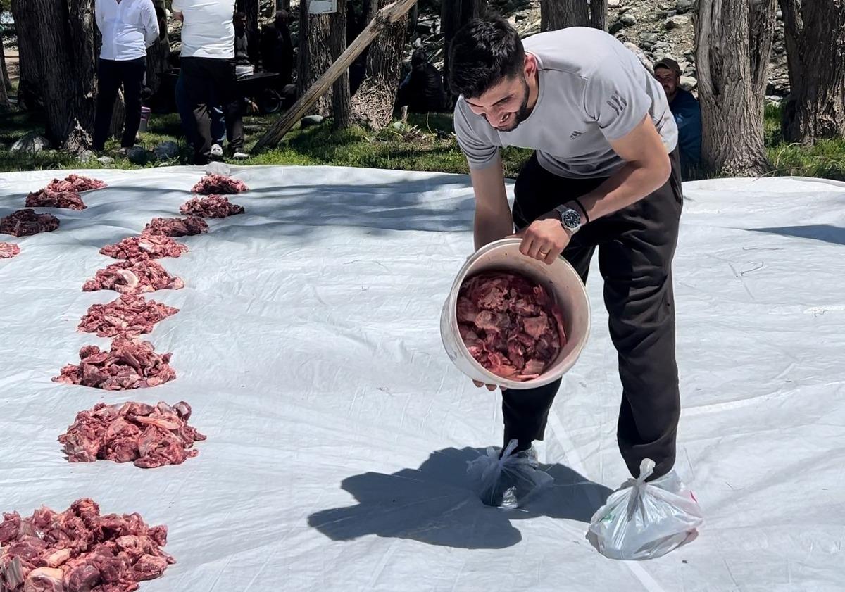100 yıllık gelenek: 140 kurban birden kestiler, bakın ne yaptılar 2