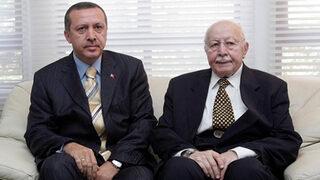 Ahmet Takan yazdı: Erbakan imzaladı, Erdoğan arşive attı