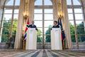 O �lke, Fransa'n�n n�kleer cayd�r�c�l�k �emsiyesine girdi