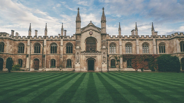 Cambridge &Uuml;niversitesindeki araştırmacılar kahve makinesinin dolu olup olmadığını yerlerinden kalkmadan g&ouml;rmek i&ccedil;in ne icat etmişlerdi?