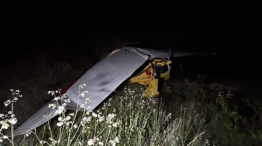 Nevşehir'de microlight acil iniş yaptı! Pilot ve yolcu yaralandı