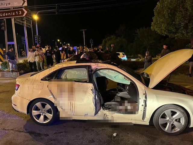 Muğla da feci kaza! Motosikletle otomobil çarpıştı: 1 ölü, 3 yaralı 2