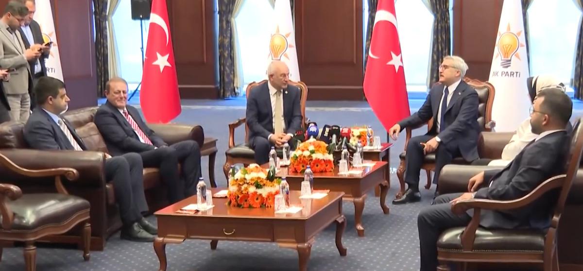 AK Parti ve CHP arasında uzun süre sonra ilk: Genel Merkezde bayramlaştılar 1