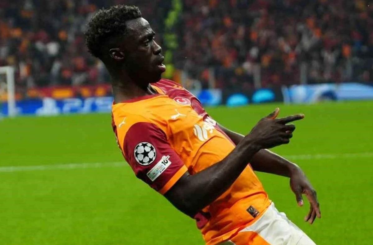 Galatasaray da Davinson Sanchez kararı! Cazip teklife onay &ccedil;ıktı 2