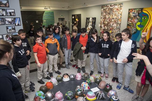 İde okulları &ouml;ğrencileri "Kristal cennet ve şehir tutsakları" eseriyle 5 inci &Ccedil;ocuk ve Gen&ccedil;lik Sanat Bienali nde 1