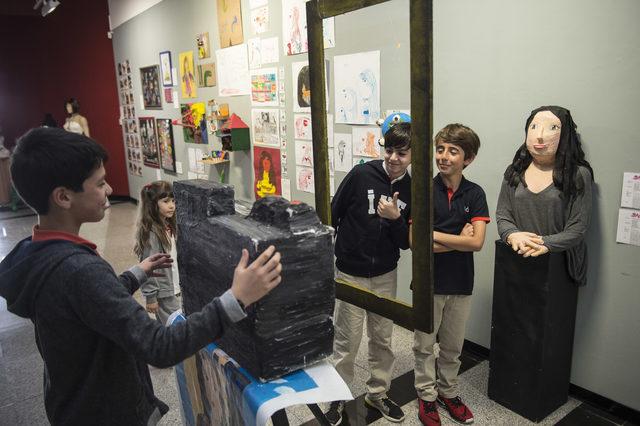 İde okulları &ouml;ğrencileri "Kristal cennet ve şehir tutsakları" eseriyle 5 inci &Ccedil;ocuk ve Gen&ccedil;lik Sanat Bienali nde 3