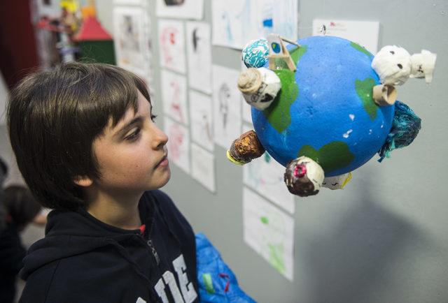 İde okulları &ouml;ğrencileri "Kristal cennet ve şehir tutsakları" eseriyle 5 inci &Ccedil;ocuk ve Gen&ccedil;lik Sanat Bienali nde 4