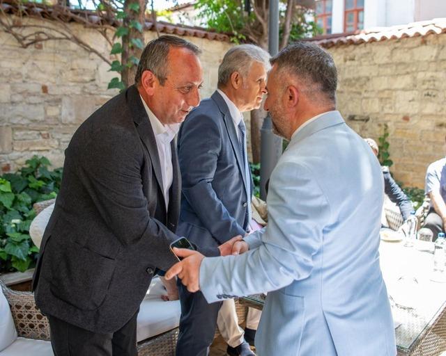 Kuşadası’nda ilçe protokolü bayramlaştı 3